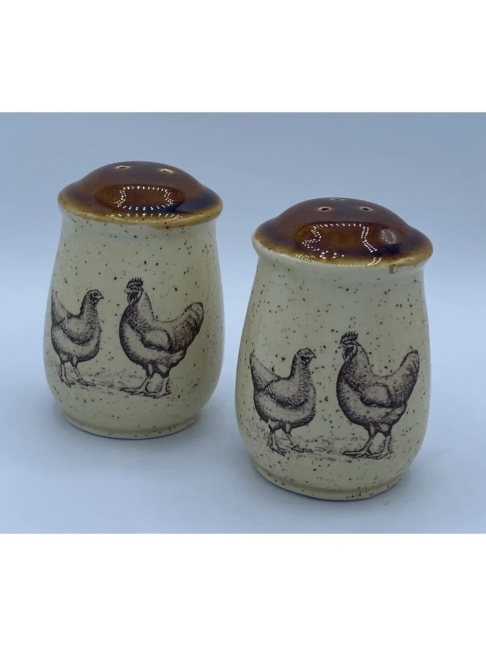 Vg 1979 Enesco COUNTRY ROAD Salt Pepper Shaker Set Hen Rooster Countrycore Japan